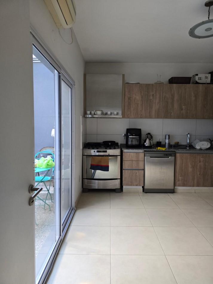 Dto. 3 ambientes con quincho con parrilla y terraza , excelente estado y ubicacion