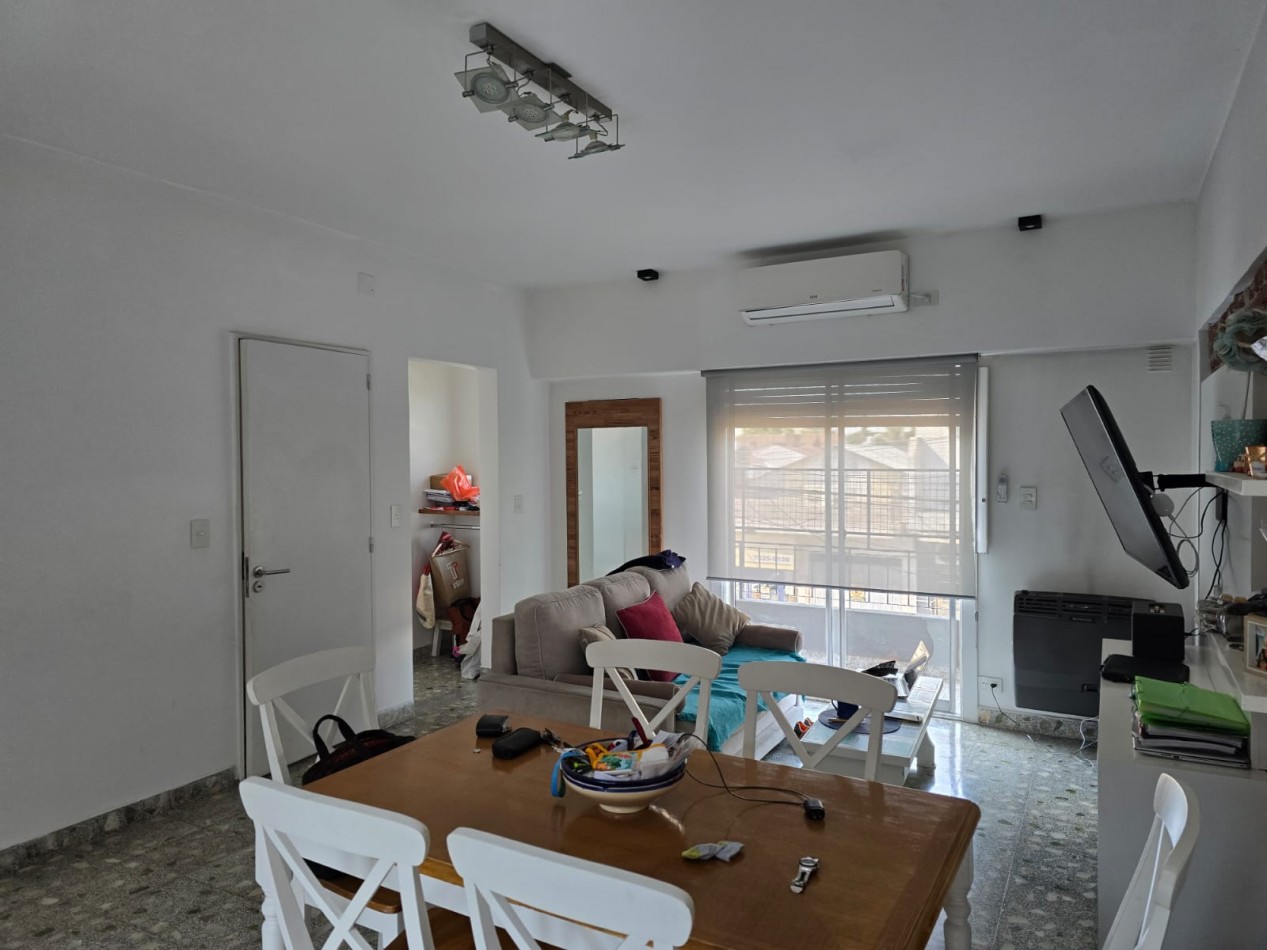 Dto. 3 ambientes con quincho con parrilla y terraza , excelente estado y ubicacion