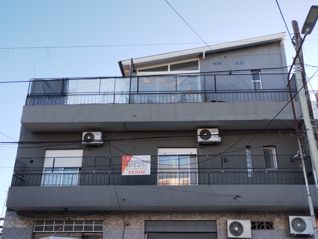 Dto. 3 ambientes con quincho con parrilla y terraza , excelente estado y ubicacion